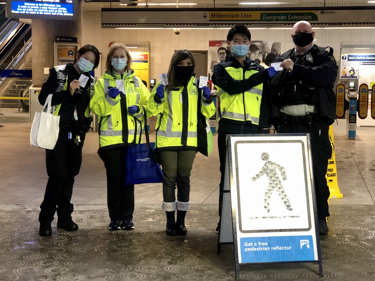 cairnscoquit's tweet photo. @cqrcmp volunteers were busy handing out reflectors this morning for #PedestrianSafety. Be sure to get your free reflector at any of our #Coquitlam or #PortCoquitlam Community Police Offices while they are still available! #BeSafeBeSeen @icbc @TransitPolice @Csts274_360 https://t.co/1WZReo137Q