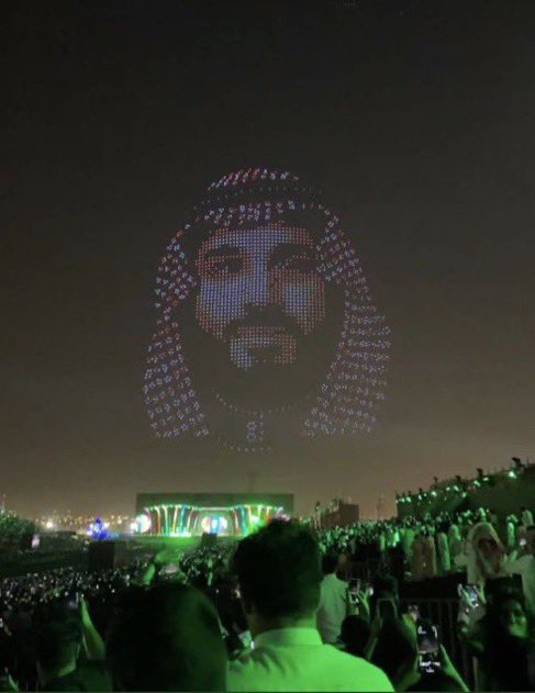 Celebs Hub tweet media