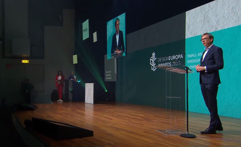 Ministerie_EZK's tweet image. 🏆 Gisteren vond de uitreiking van de #DesignEurope awards plaats. Deze award zet ontwerpers in het zonnetje – maar ook het recht dat zij op hun ontwerp hebben.  

Meer informatie over de awardshow en de winnaars ⤵️

euipo.europa.eu/ohimportal/nl/… 

#NLInnovatief