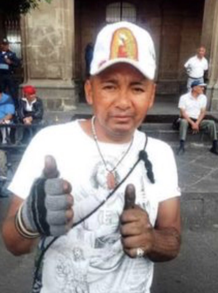 c4jimenez's tweet photo. CAE EL BOLERO ENTREVISTADO por @LuisitoComunica; lo ACUSAN de VIOLACIÓN
Es el exreo Roque Tenorio
Lo apodan El Rocky de Tepito.
Drogó y atacó sexualmente a una joven.
Ella lo identificó en @FiscaliaCDMX tras el video q le hizo el Youtuber.
Agentes de @PDI_FGJCDMX ya lo detuvieron https://t.co/SUQ51okXGm