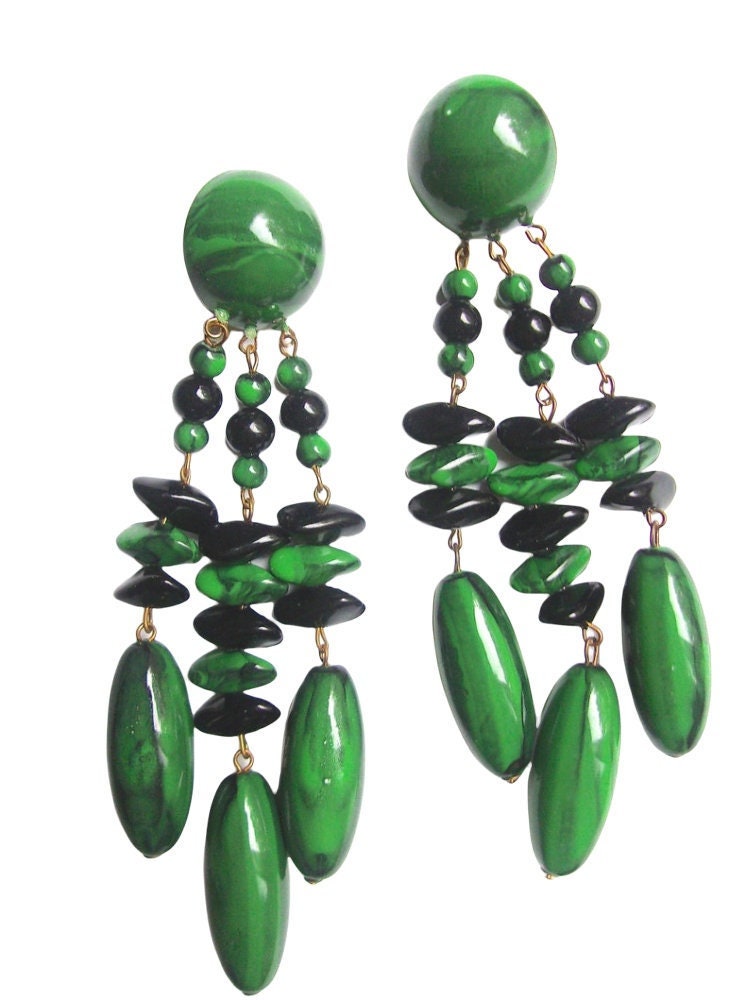renaissancefai's tweet photo. Lucite Malachite Dangle Earrings Chandelier, Green & Black, 4 inches, Vintage https://t.co/UQ8BdHm6cH #green #black #women #no #plastic #earlobe #chandelierearrings #shoulderduster #postearrings https://t.co/nw88vDWRir