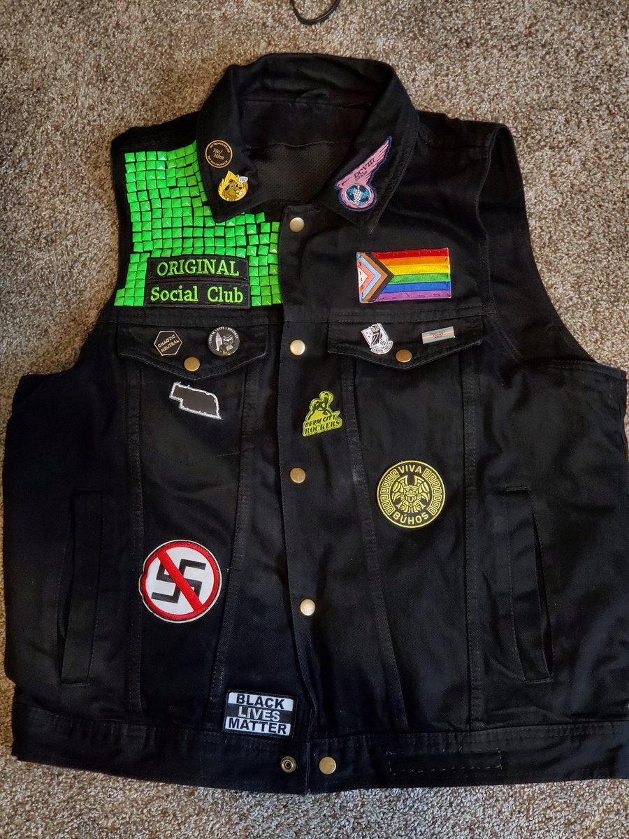 __squints__'s tweet photo. It's Union Omaha match day, so I'm getting my vest ready, but then you go and remember you play Forward Madison, and you've got one of their patches on your vest too.

But then you're reminded of the people who gave you the sick @DCV3FM/@fwdflock patch(@drudgeons) https://t.co/DuErYcbSmQ