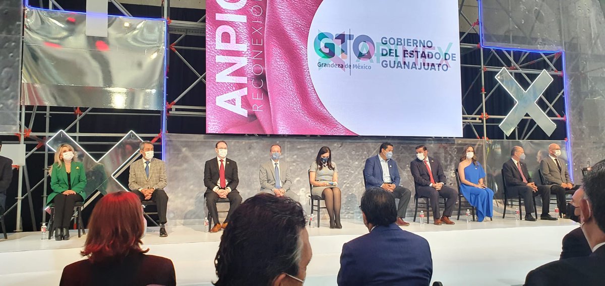 DINNEKMAQUINAS's tweet photo. ¡Ya estamos en la Inauguración de @anpicmx con la presencia de la alcaldesa del gobernador Diego Sinhué y la alcaldesa Alejandra Gutiérrez. ¡Te esperamos!
#apimex #anpic #alejandragutierrez #diegosinhue #dimaco #maquinasdecoser https://t.co/AjPW4BR5ly