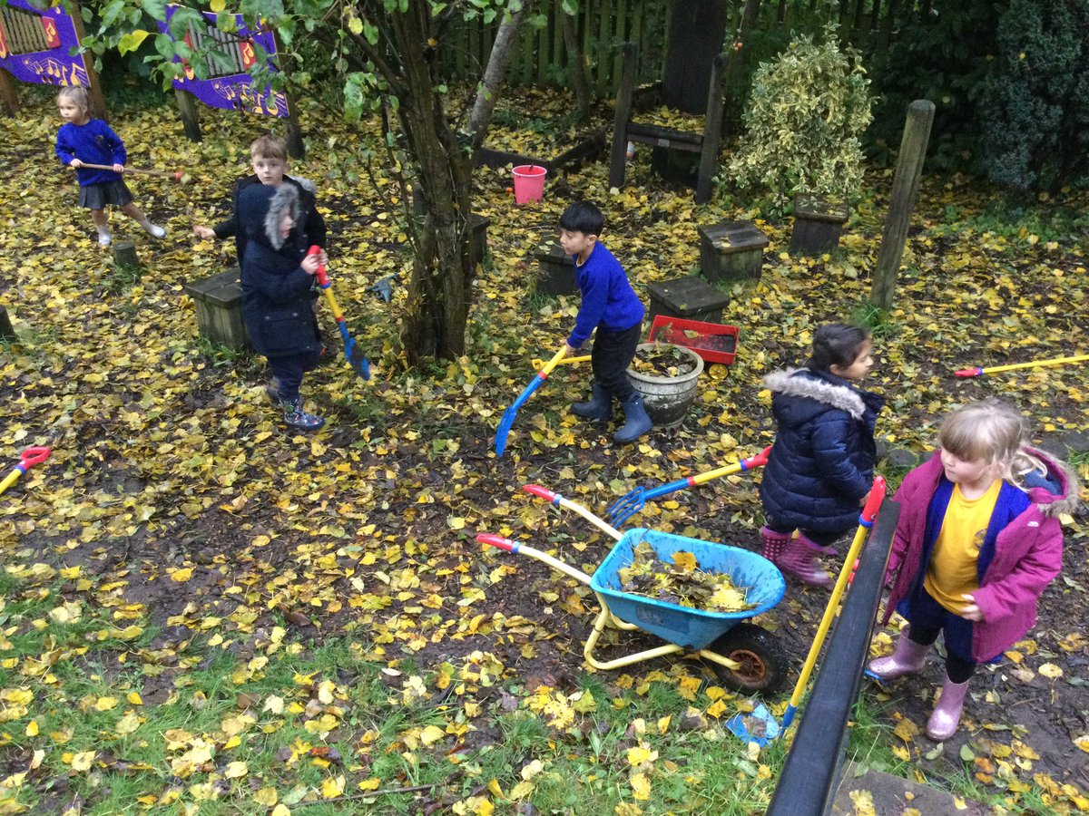 Reception <a href="/canon_burrows/">Canon Burrows CE Primary School</a> had a visit from Sam and Dave who were d d digging a hole. We hunted for something spectacular in the valley and found lots of treasure. We practiced forming ‘d’ using our sparkle markle <a href="/phonicfairy/">Phonic Fairy (AKA Michelle Larbey)</a>