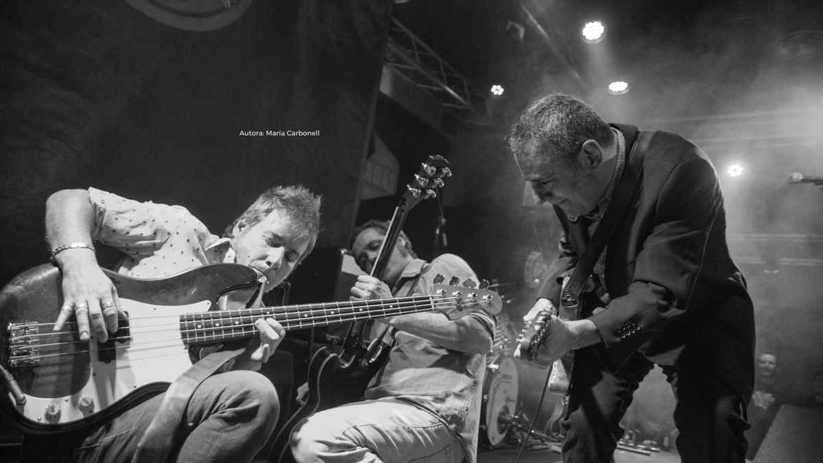 rockncloudweb's tweet photo. Rocknclouders, qué enorme #podcast. @Juanjofron  nos hace un gran regalo: Un especial de #CarameloDeLimon de “Pop Valenciano”. 

Viaje sonoro hacia lo más granado del #pop de la #ComunitatValenciana. 😎

📷 de @doctordivago a cargo de María Carbonell.

👉https://t.co/iYhqWk1u2p https://t.co/91xBwQY20r