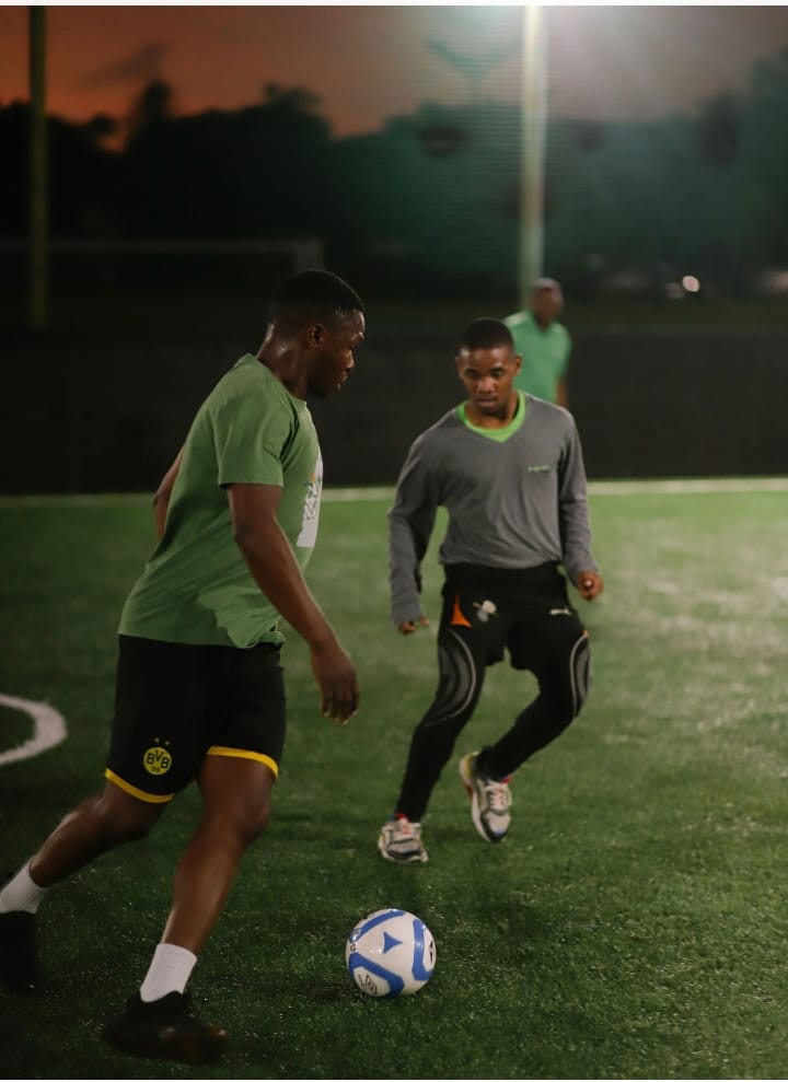 ngwaziempire's tweet photo. You can tell that likhona ibhola pha kum'📸 @Tembelihle01 #5aside #changesportwear #mbgs https://t.co/XBNCSOjCxK