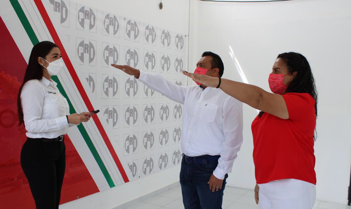 Le deseo todo el éxito en su encomienda a <a href="/ceciliopuc/">Cecilio Puc Sansores</a> y <a href="/EVELYNESCALANTE/">EVELYN ESCALANTE</a> que hoy asumieron su compromiso al frente del Comité Municipal del PRI en #Solidaridad como Presidente y Secretaria General. 

#Revolucionarios