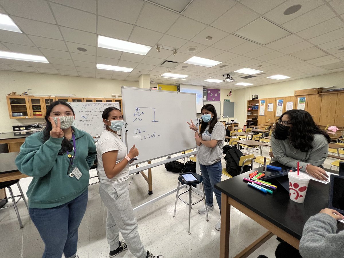 ThorburnScience's tweet photo. Avid 11 tutorials are always on 🔥! ⁦@RMHSMUSTANGS⁩ https://t.co/Jg99nQzvo8