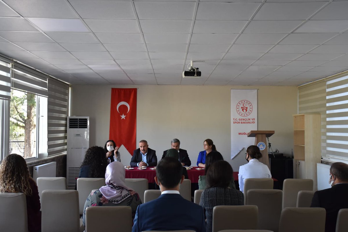 MuglaKYGM's tweet photo. Kredi Yurtlar Genel Müdür Yardımcısı Mustafa OZGUL ve Kredi Yurtlar Genel Müdürlüğü Şube Müdürü Dilaver ALTINKAYA İl Müdürlüğümüze bağlı, Ortaca'da bulunan öğrenci yurdunu ziyaret ederek yemekhane, kantin ve sosyal tesisleri incelediler. https://t.co/agFByz51BM