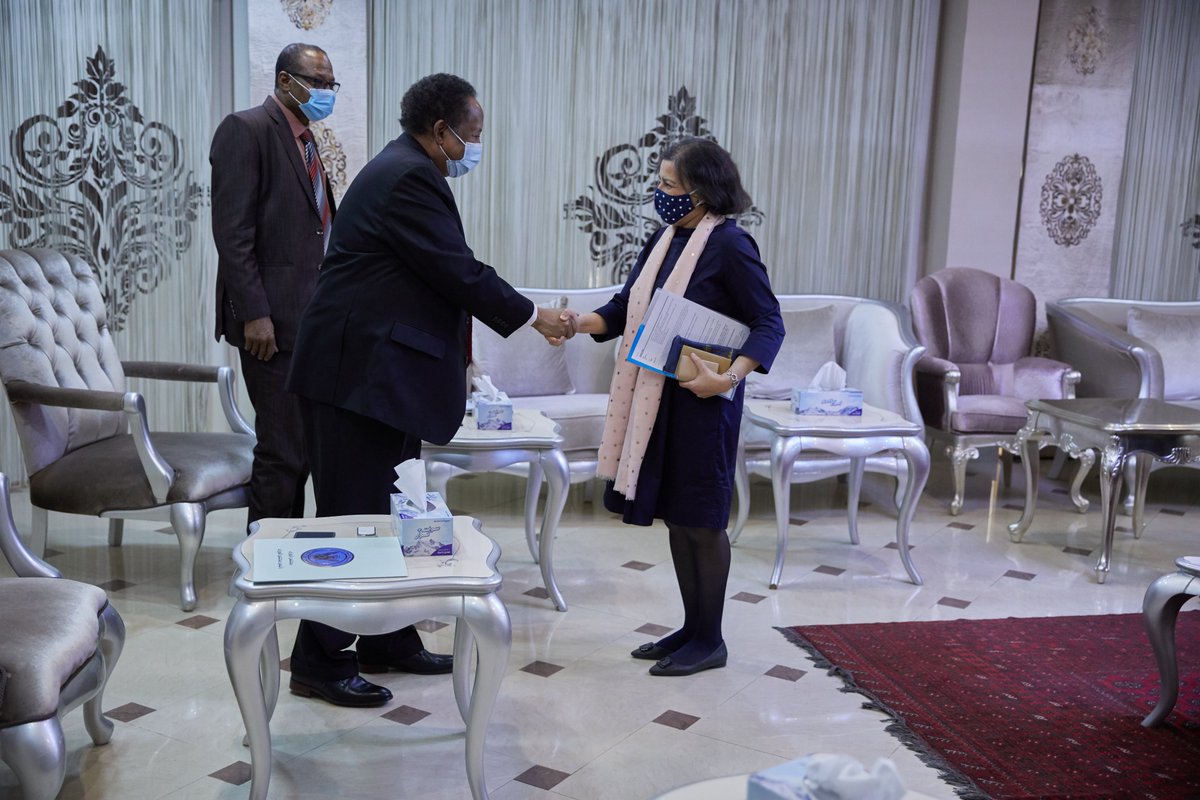 SudanPMO's tweet photo. التقى دولة رئيس الوزراء د. عبد الله حمدوك بمقر إقامته بالخرطوم السفيرة الفرنسية الجديدة لدى السودان السفيرة رجاء ربيع.

وقدم رئيس الوزراء الشكر لفرنسا حكومة وشعباً على الدعم الذي ظلت تقدمه للسودان وذلك من أجل التحول المدني الديمقراطي وإنجاز أهداف الثورة. https://t.co/W2g6WblvhV