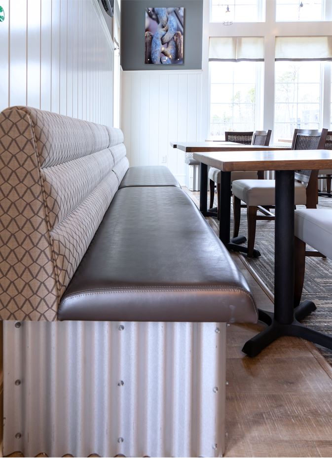 Heins_Marketing's tweet photo. Create a cozy space with Custom Booth & Banquette Seating by @NewEnglandSeating
.
Design credit: @deannasinteriordesigns Thank you!
Photo credit: @lindamcmanusimages
#custombooths #custombanquettes https://t.co/LLjLtzmDhf
