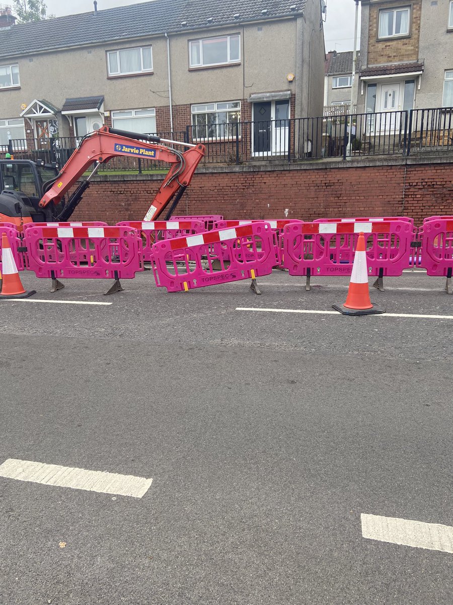 RT please! 

Inglis Green Road, Edinburgh
20/10/2021 @ 16.20
FYI - Laila is my 15 week old daughter!!
<a href="/CityFibre/">CityFibre</a> <a href="/Edinburgh_CC/">The City of Edinburgh Council</a>