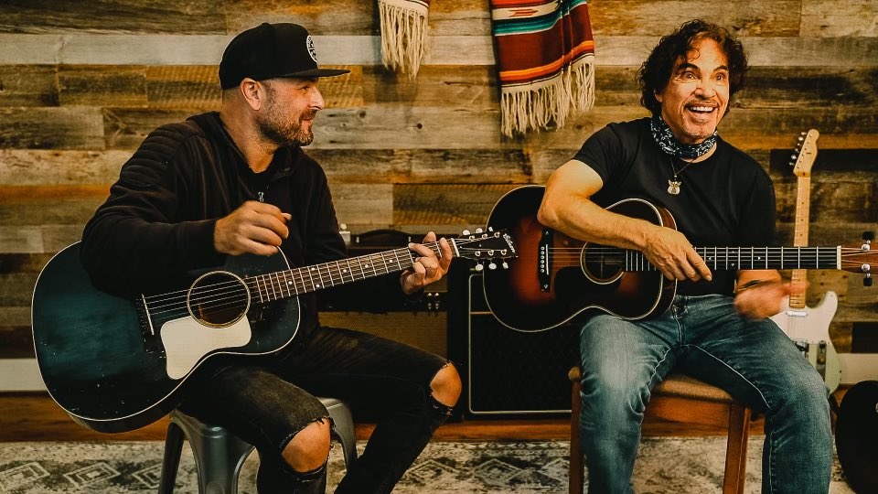 JohnOates's tweet photo. Photo shoot and some rehearsal time with @guthrietrapp 🎸

📷: Monica Baranko https://t.co/gfrR1Vi9Ag