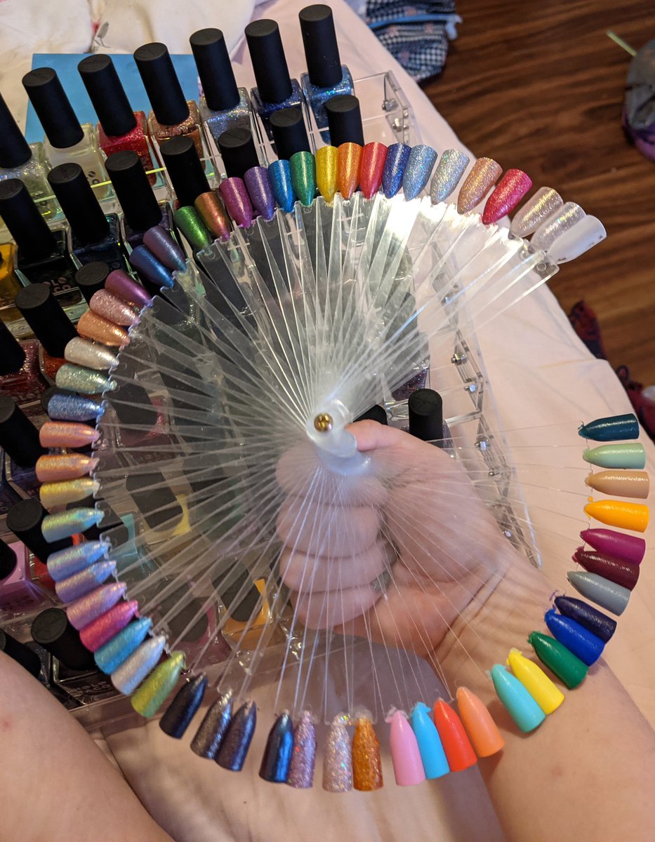 Mel_found_nemo's tweet photo. Someone 🅱️lease let me do your nails so I can justify the insane amount of @holotaco that I own https://t.co/v08mdpR3Tw