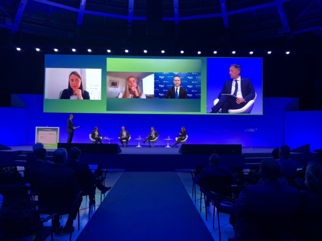 fabri_sala's tweet photo. Giovani, capitale umano e resilienza: ne abbiamo parlato al #WorldManufacturingForum! Un’occasione preziosa per raccogliere idee, indicazioni e indirizzi su come affrontare e governare i grandi cambiamenti tecnologici e sociali che stiamo vivendo! #WMF2021 @THE_WMF https://t.co/Eq4uYAqCh5