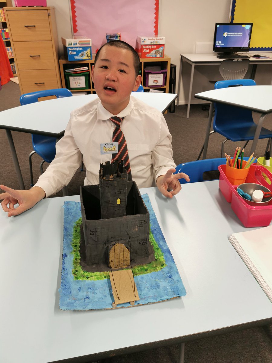Cantonian_Base's tweet image. A creative humanities lesson with @MissAPhillips11 🏰 we&apos;re definitely happy with the end result 😀👍🏻 #accessbase #successforall #creativity #handsonlearning