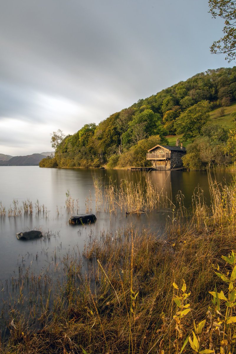 roscoebeanz's tweet photo. Today it didn't rain and I got to see the sunrise hitting this gorgeous landmark (needs a click)!
#photography #lakedistrict #dukeofportland #boathouse https://t.co/CwgRRs5ayG