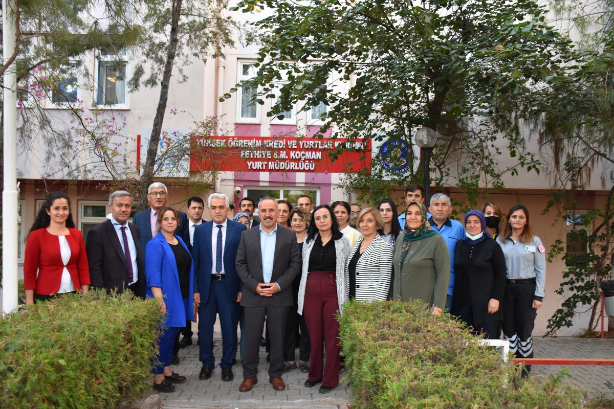 GSB_Mugla's tweet photo. Kredi Yurtlar Genel Müdür Yardımcısı @mozgul1 ve Kredi Yurtlar Genel Müdürlüğü Şube Müdürü @dilaveraltinky Fethiye öğrenci yurdunu ziyaret ederek yemekhane, kantin, sosyal tesisleri incelediler ve öğrencilerle sohbet ettiler.
@kasapoglu @gencliksporbak https://t.co/QZ85uN7lQk