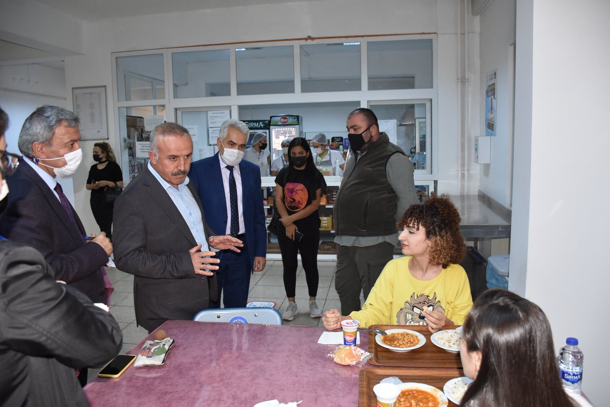 GSB_Mugla's tweet photo. Kredi Yurtlar Genel Müdür Yardımcısı @mozgul1 ve Kredi Yurtlar Genel Müdürlüğü Şube Müdürü @dilaveraltinky Fethiye öğrenci yurdunu ziyaret ederek yemekhane, kantin, sosyal tesisleri incelediler ve öğrencilerle sohbet ettiler.
@kasapoglu @gencliksporbak https://t.co/QZ85uN7lQk