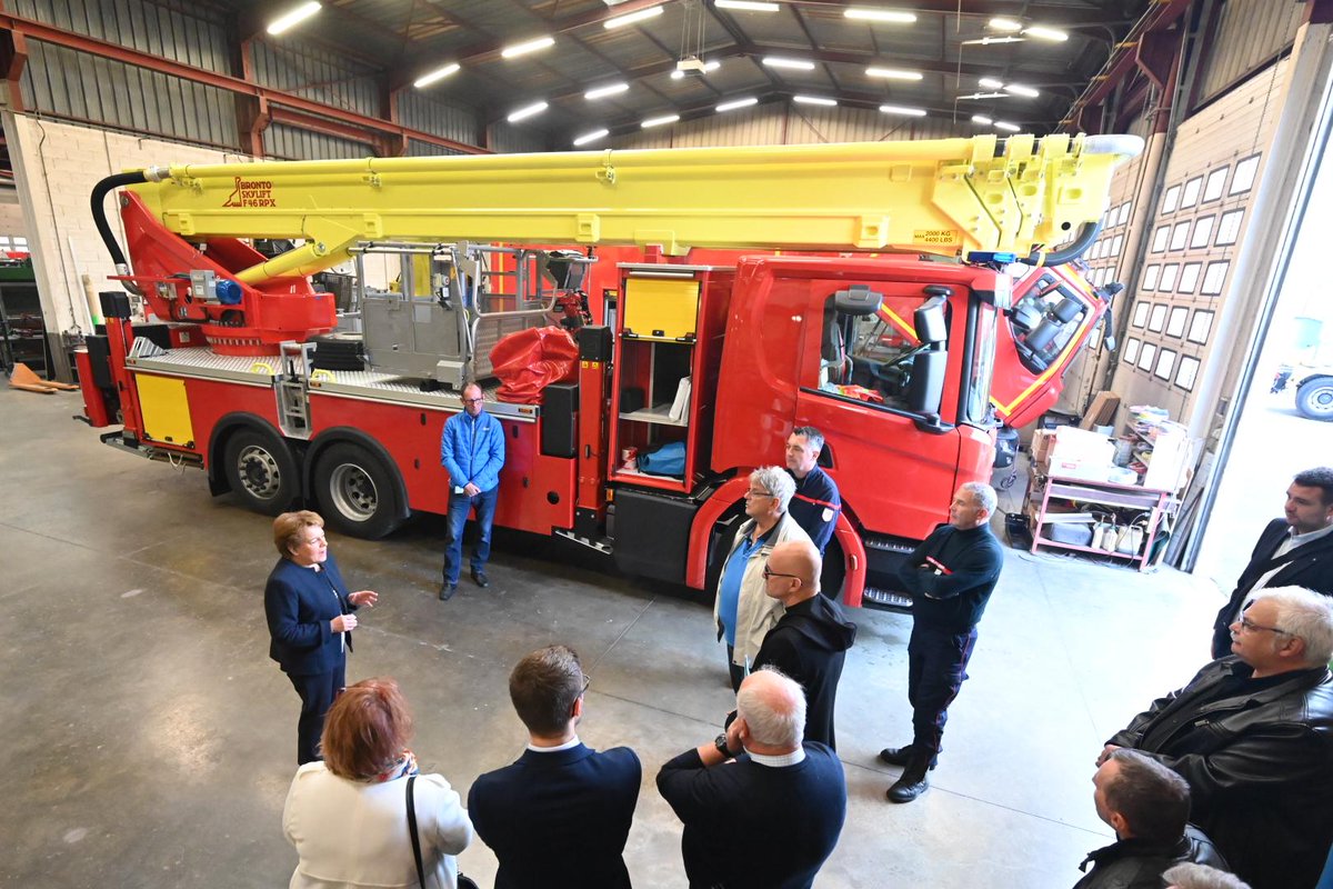 F_Bierry's tweet photo. [#TourAlsace80jours] #CarnetDeRoute #Etape10/40 #canton #Masevaux: visite de l’entreprise familiale Heinis et Fils à Friesen. Une carrosserie spécialisée dans la réalisation sur-mesure de véhicules de #pompiers. En présence de mon ami et ancien pdt du Haut-Rhin Rémy With.
📸#CeA https://t.co/X3KmfztCTB