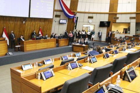 Ratifican que beneficiarios de Pytyvó puedan recibir subsidios para trabajadores de frontera
diputados.gov.py/index.php/noti…
<a href="/fernandooreggi1/">Fernando Oreggioni</a> <a href="/walterharms_py/">Walter Enrique Harms</a> <a href="/tadeorojasm/">Miguel Tadeo Rojas Meza</a> <a href="/EdgarAcostaDip/">Edgar Acosta Alcaraz</a> <a href="/CarlosSilvaPy/">Carlos Enrique Silva</a> <a href="/Jorgebritez1984/">Jorge Britez</a>