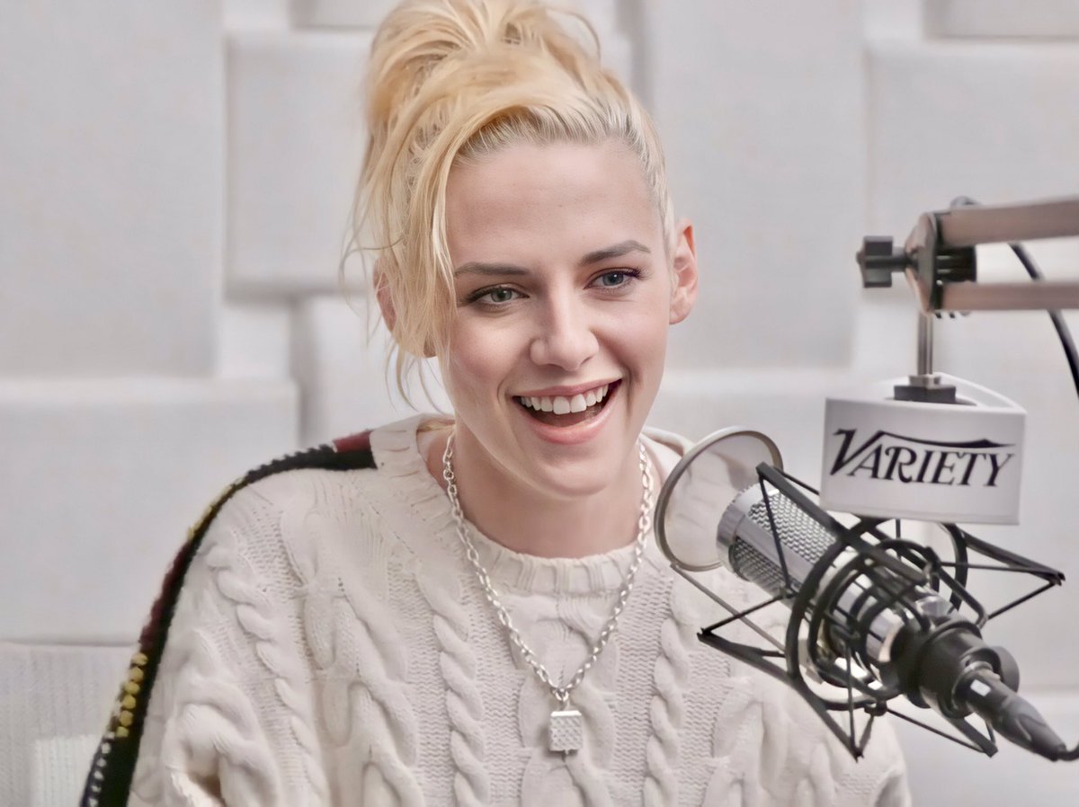 kristen stewart looking soft and comfy during interviews 🥰