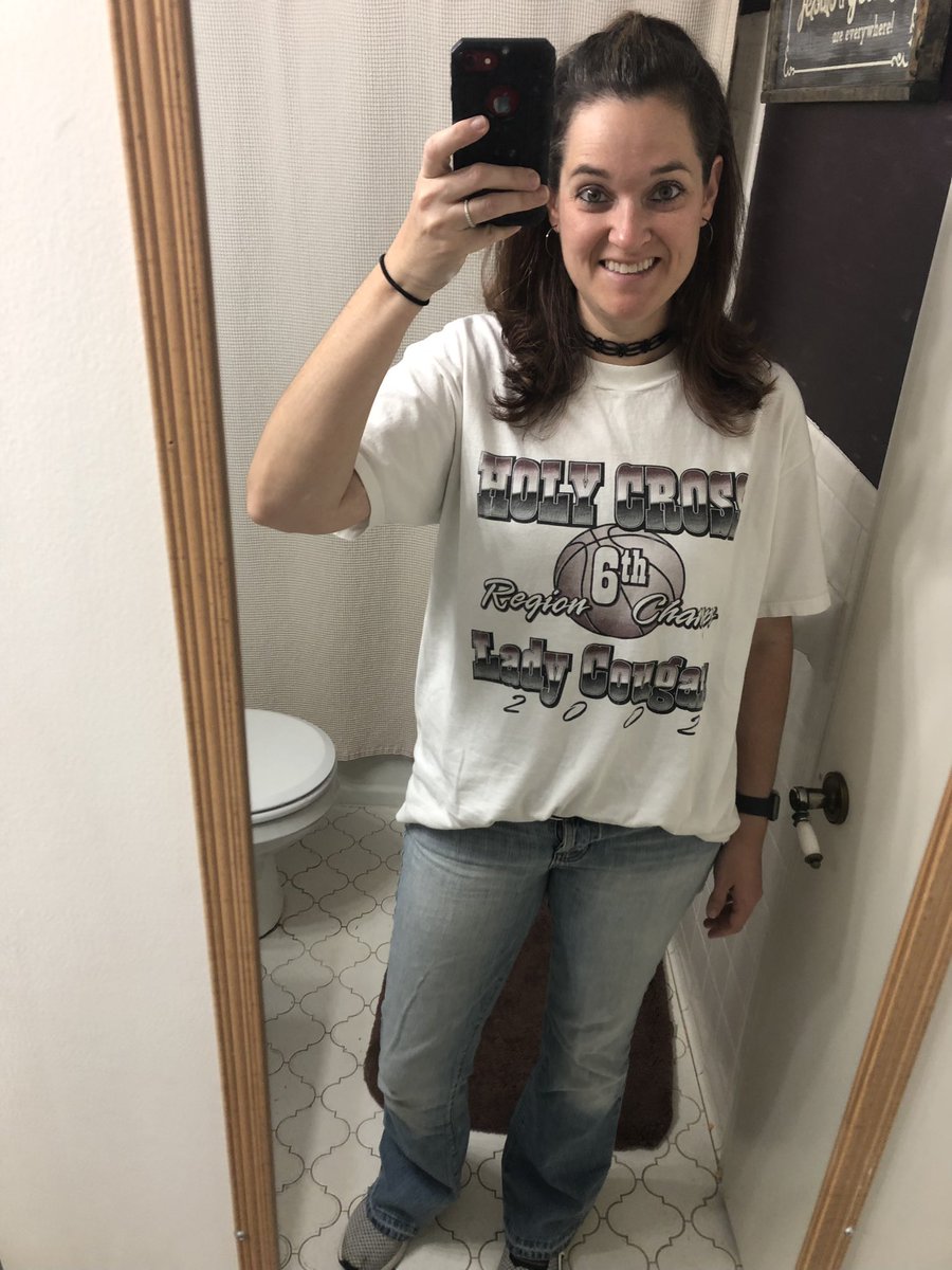 Beth0104Marsh's tweet image. Same jeans, same shirt, same choker, same hair style as high school, MANY years later… just another day during senior spirit week at Doss HS. Today is dress like a student.  #throwback #classof2002 #nailedit @HCHSCougars