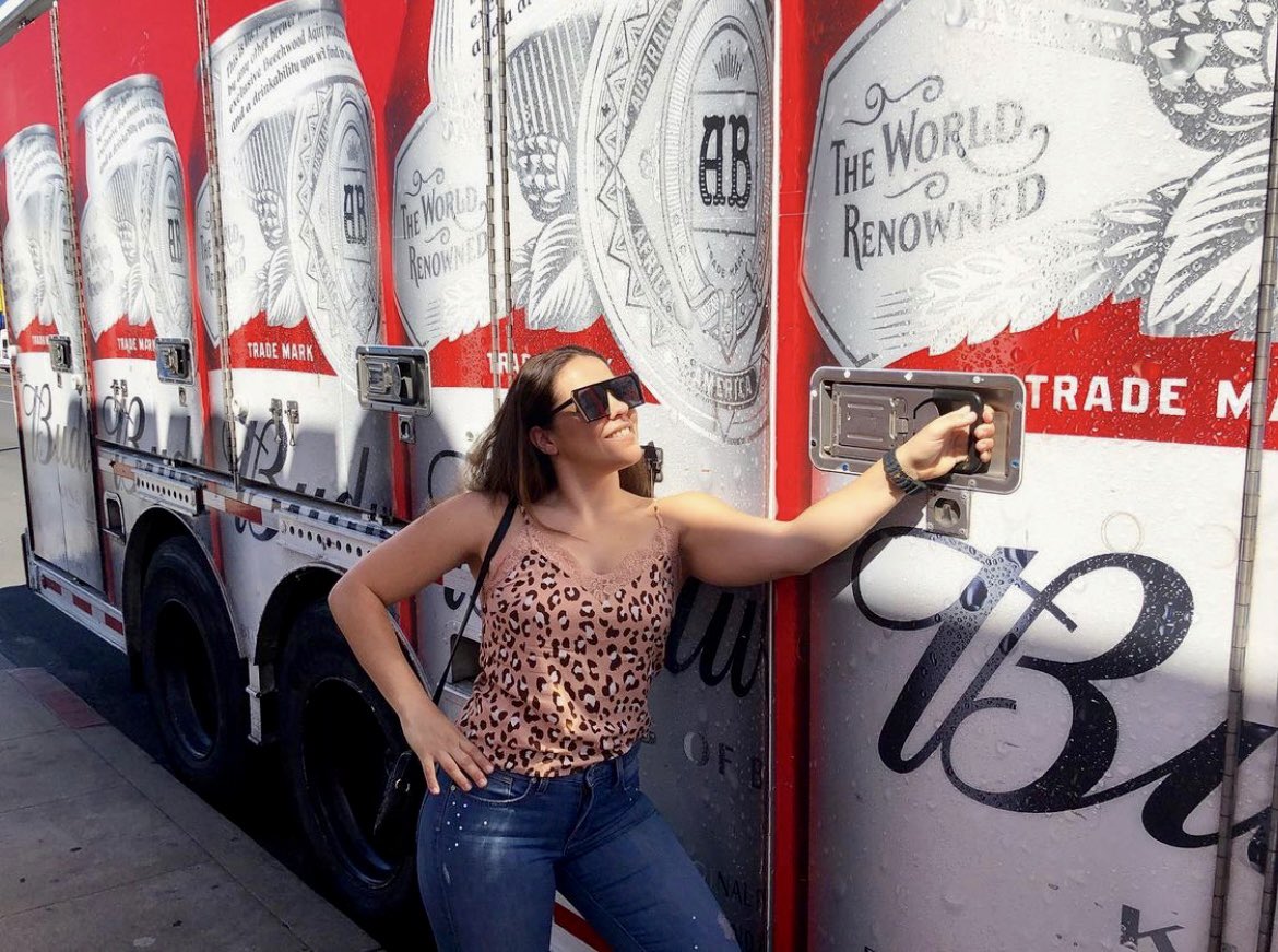 CeciliaRogue's tweet photo. #KingOfBudContest #Budweiser https://t.co/6FWjpcJVkJ