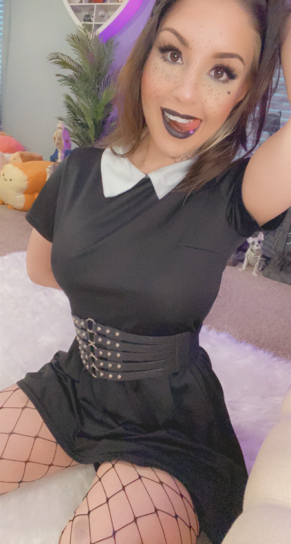 Heatherbby🌸 on Twitter: "Happy Wednesday 😉 I’m online for my birthday stream! Come hang if you