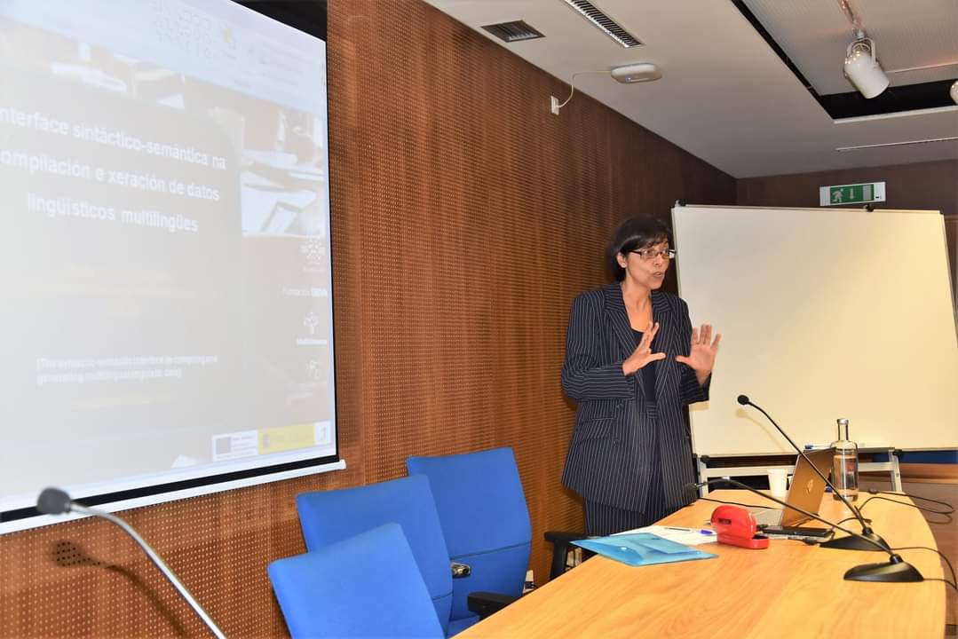 majodominguez13's tweet photo. Da interface sintáctico-semántica na compilación e xeración de datos lingüísticos multilingües falei fai un días na @UMinho_Oficial. Gracias polo convite ao @ELACH!
#MultiComb https://t.co/OXHhz8kEIQ