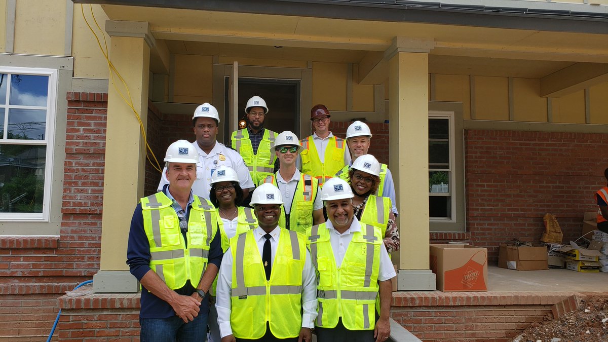 Atlanta_Police's tweet image. Chief Bryant &amp;amp; the @atlpolicefdn's Dave Wilkinson visited the construction site for new recruit housing on English Ave. The project will house about 30 recruits &amp;amp; allows them to live in the communities they'll likely be serving &amp;amp; to establish positive relationships. #MySafeATL
