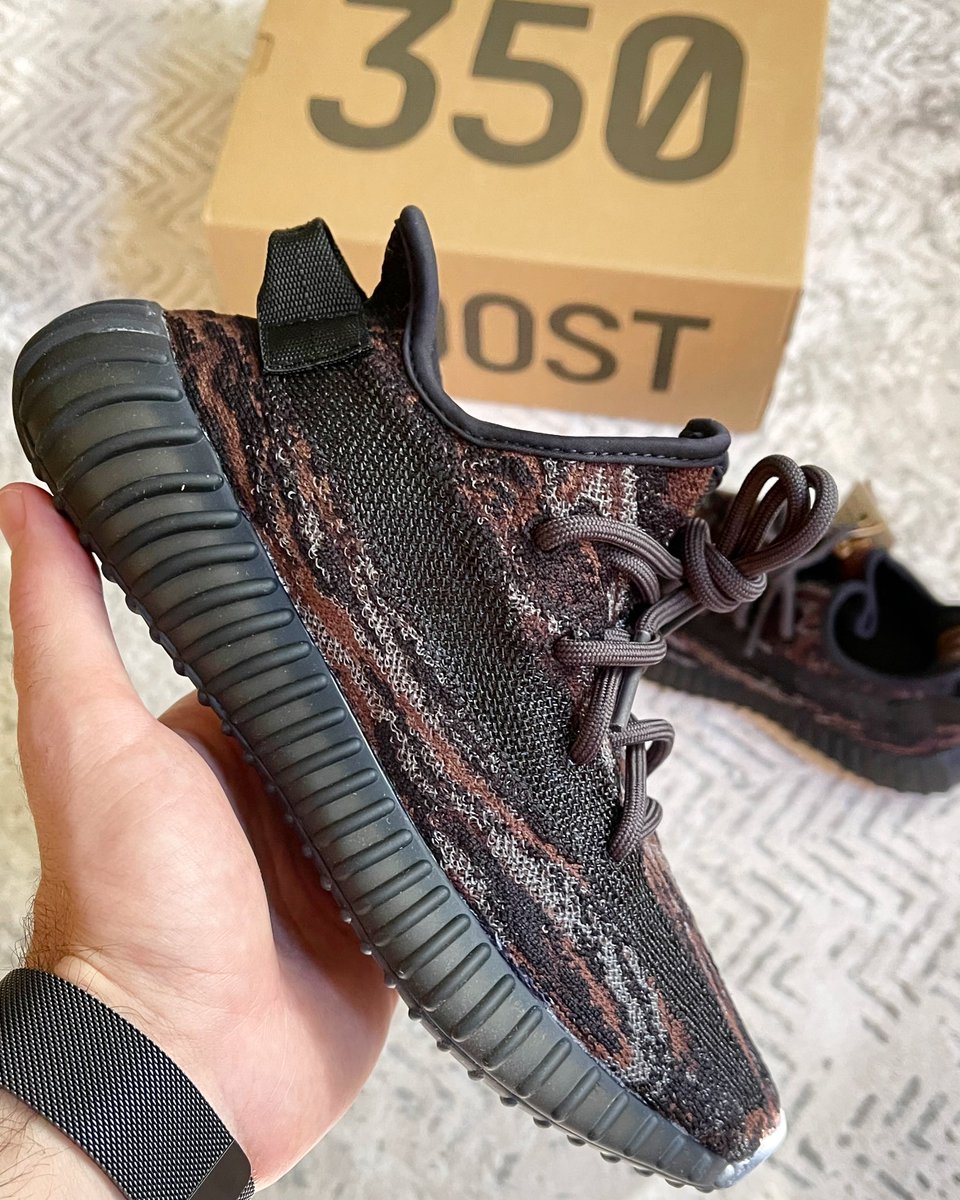 gunnertierno's tweet photo. YEEZY 350 V2 MX ROCK RELEASING IN DECEMBER 

FOLLOW @gunnertierno @yeezygoddiscord @howtocoplinks 

#yeezy #yeezy350 #mxrock #yeezymxrock #yzy #yeezyboost #kotd #kotd👟 https://t.co/CgawI9CFLD