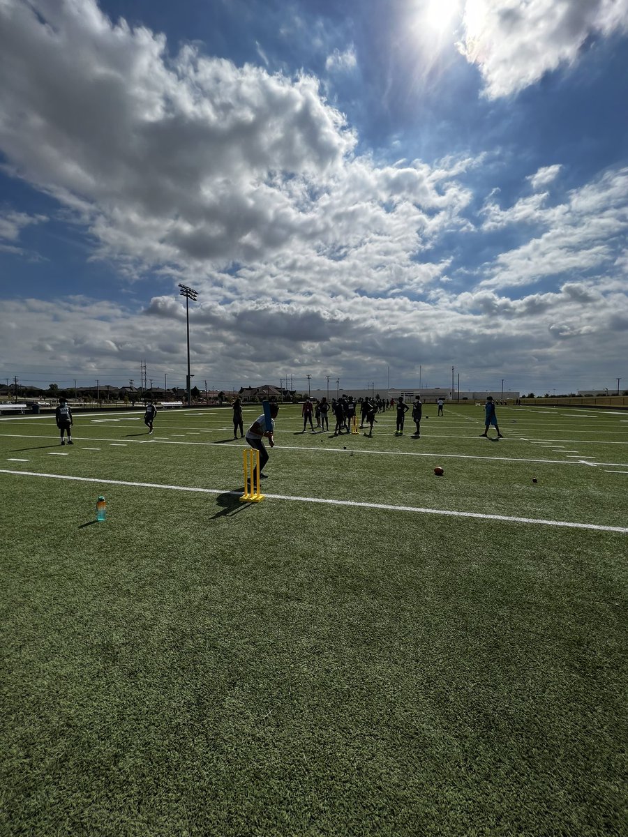 CMSWestSports's tweet photo. Couldn’t wait till Friday to play some cricket! Such a beautiful day!! #cricketfriday #butonwednesday #westfam #cisdtogether @CMSWestWrangler @pto_cms https://t.co/g9kofxLVAg