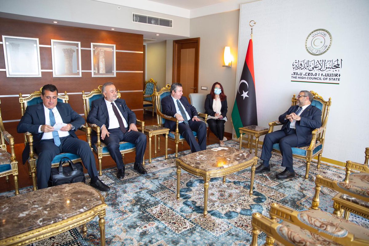 HCS_Libya's tweet photo. التقى رئيس المجلس الأعلى للدولة السيد "خالد المشري" اليوم الأربعاء نائب وزير الخارجية التركي السيد "سادات أونال" بمقر المجلس في طرابلس.

وبحث الجانبان خلال اللقاء العلاقات الثنائية بين البلدين وسبل تعزيزها ودعمها على جميع الأصعدة.

(3/1) https://t.co/z3Xl2ZJIHU