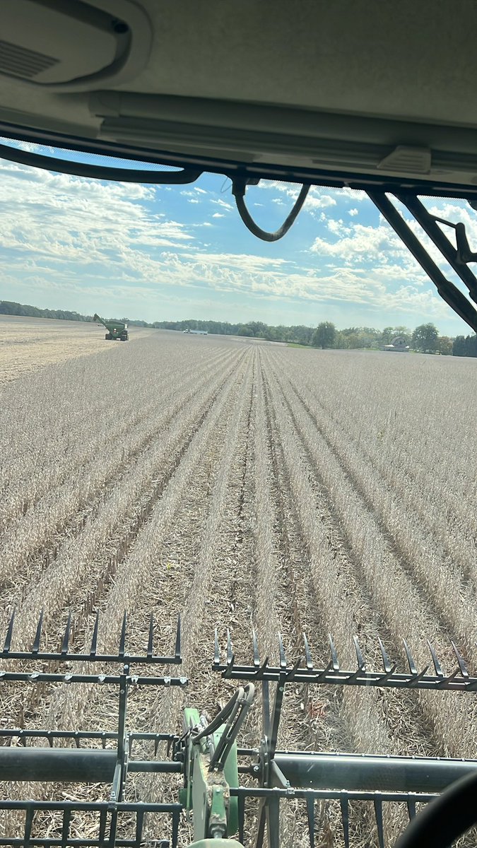 MatthewKBT's tweet photo. Just out here trying to #FarmHard in #America while listening to the @willcain podcast https://t.co/X2SHCpCAEZ