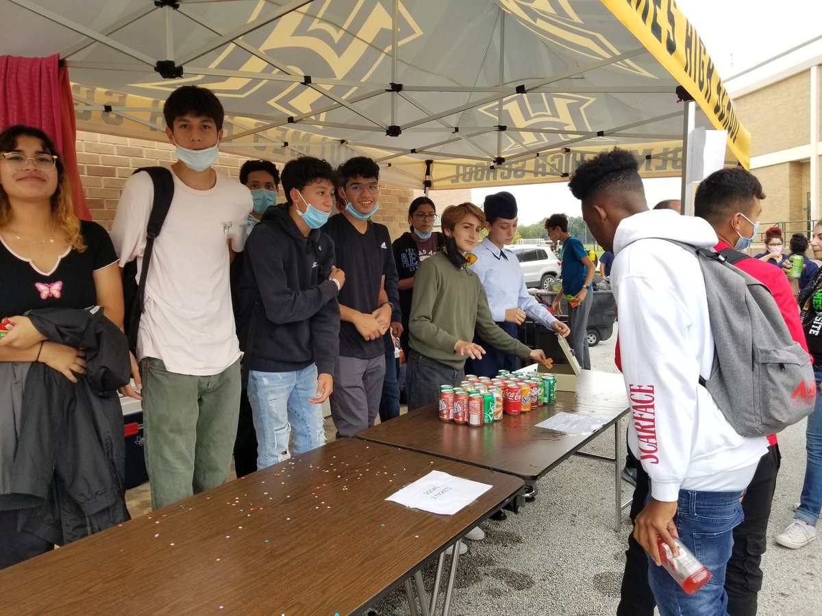 holmes_xc's tweet photo. ICE COLD SODAS! Food Fest 2021! https://t.co/ZlKnyLB2Ag