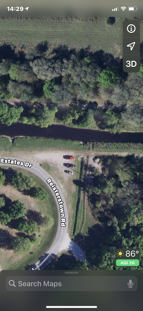 Mk_mccloskey's tweet photo. @Kryreth Super weird… there is a red pick up in satillite image by that location…. Is there a way to find out when the satillite image was taken? https://t.co/IQ5WiaZJ0I