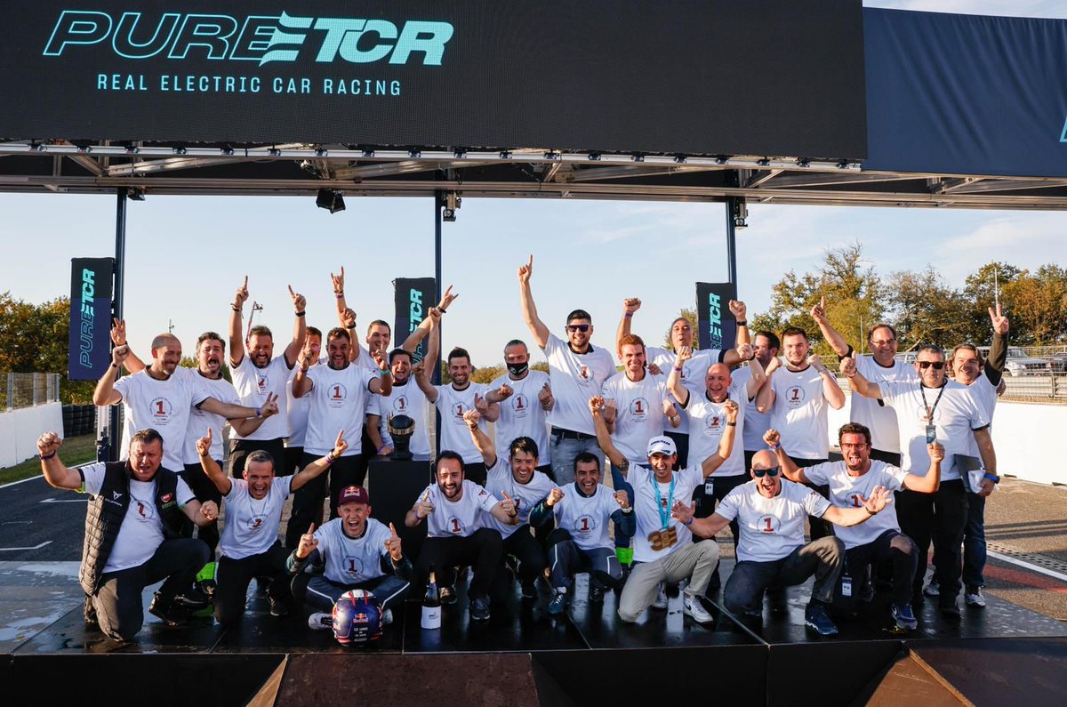 XaviSerra7's tweet photo. @mattiasekstroem &amp; @CUPRA made history after becoming the world's first ever winners of @pure_etcr Big thanks to every single one of you who contributed in this project ..now it’s time to celebrate!
Be proud and enjoy it!!! WE ARE THE 2021 CHAMPIONS. 🏆⚡🏆⚡ https://t.co/NuSJU19301