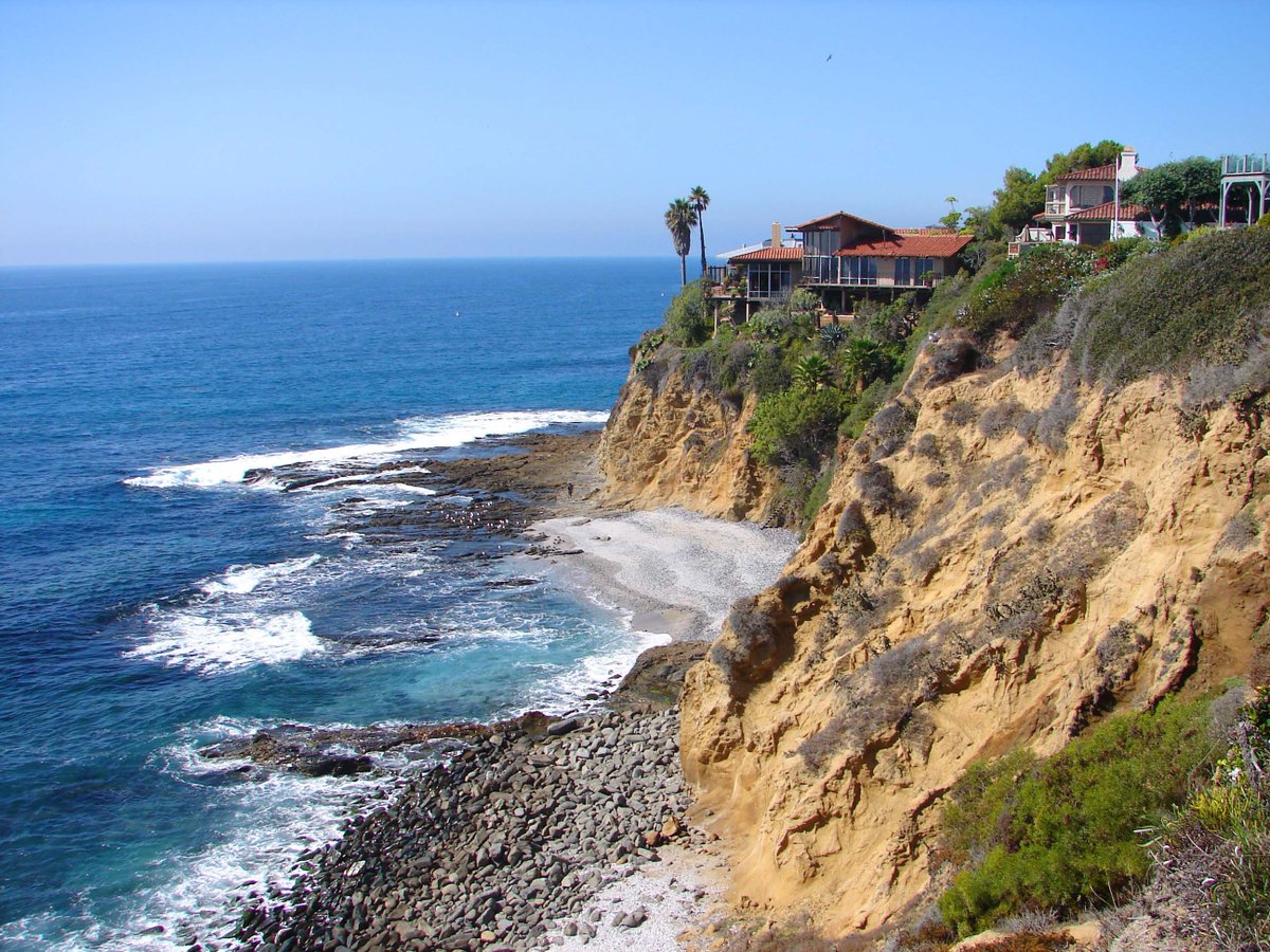 I'm hiring a postdoc in math biology / biophysics. I have exciting data of stuff moving around in cells (DNA, RNA) and need help modeling it. UCI has lots of quantitative bio happening &amp; is located ~15 min from a beach. If interested, email me! ad: mathjobs.org/jobs/list/18696