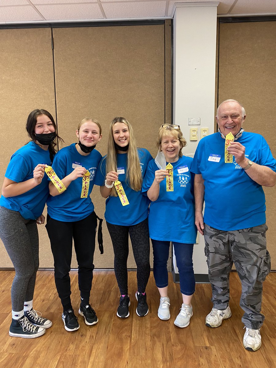 ElkGroveLTS's tweet photo. Having a wonderful day of inter generational activities with @elkgroveparks and #eglts https://t.co/e6oTJogBWJ
