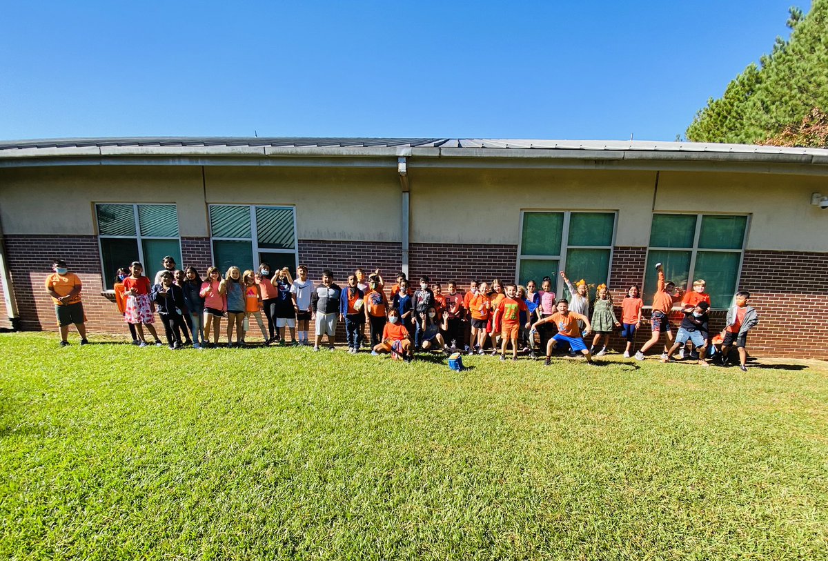 WeatherstoneES's tweet photo. โOrangeโ you glad so many of your peers support kindness and are against bullying. #UnityDay2021 #explorerstrong https://t.co/AsGoaCW5vv