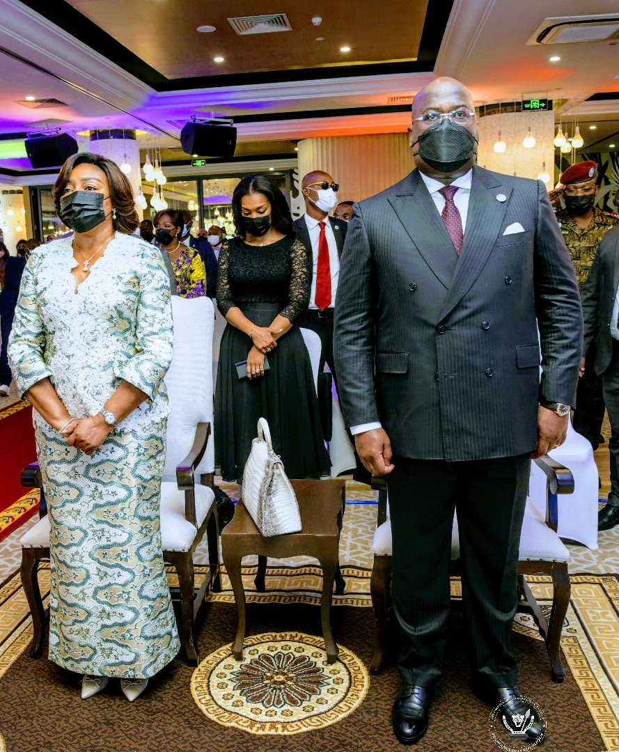 Jeanclaudemuku5's tweet photo. RDC 20.10.2021
Le Président @fatshi13 et la distinguée Première Dame ont participé, ce mercredi 20 octobre à Kinshasa, à la table ronde inclusive sur la création d'un fonds national de réparation pour les victimes des violences sexuelles liées aux conflits en RDC
@Presidence_RDC https://t.co/jxQwPnGJkV