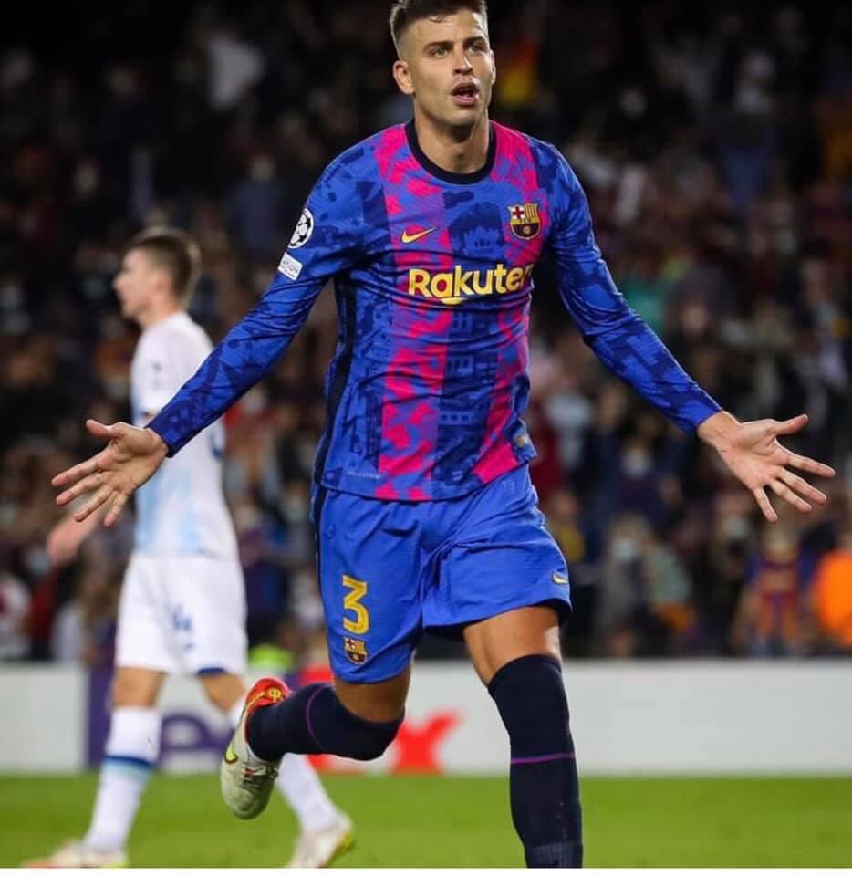 beton_junior's tweet photo. Barcelone s’impose 1-0 devant Kiev . Piqué sauveur, rendez-vous dimanche pour le clasico . https://t.co/DZrvJeKLGS