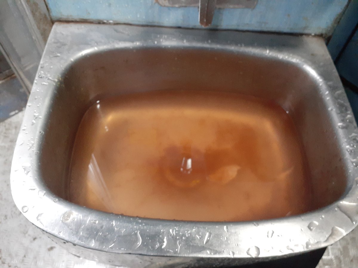 sroyofficial's tweet photo. 02175 Chambal Exp SPL coach S6 condition of the basin is very poor. PNR: 6819517884 @IRCTCofficial @RailwaySeva @AshwiniVaishnaw https://t.co/bRUQUiTTep