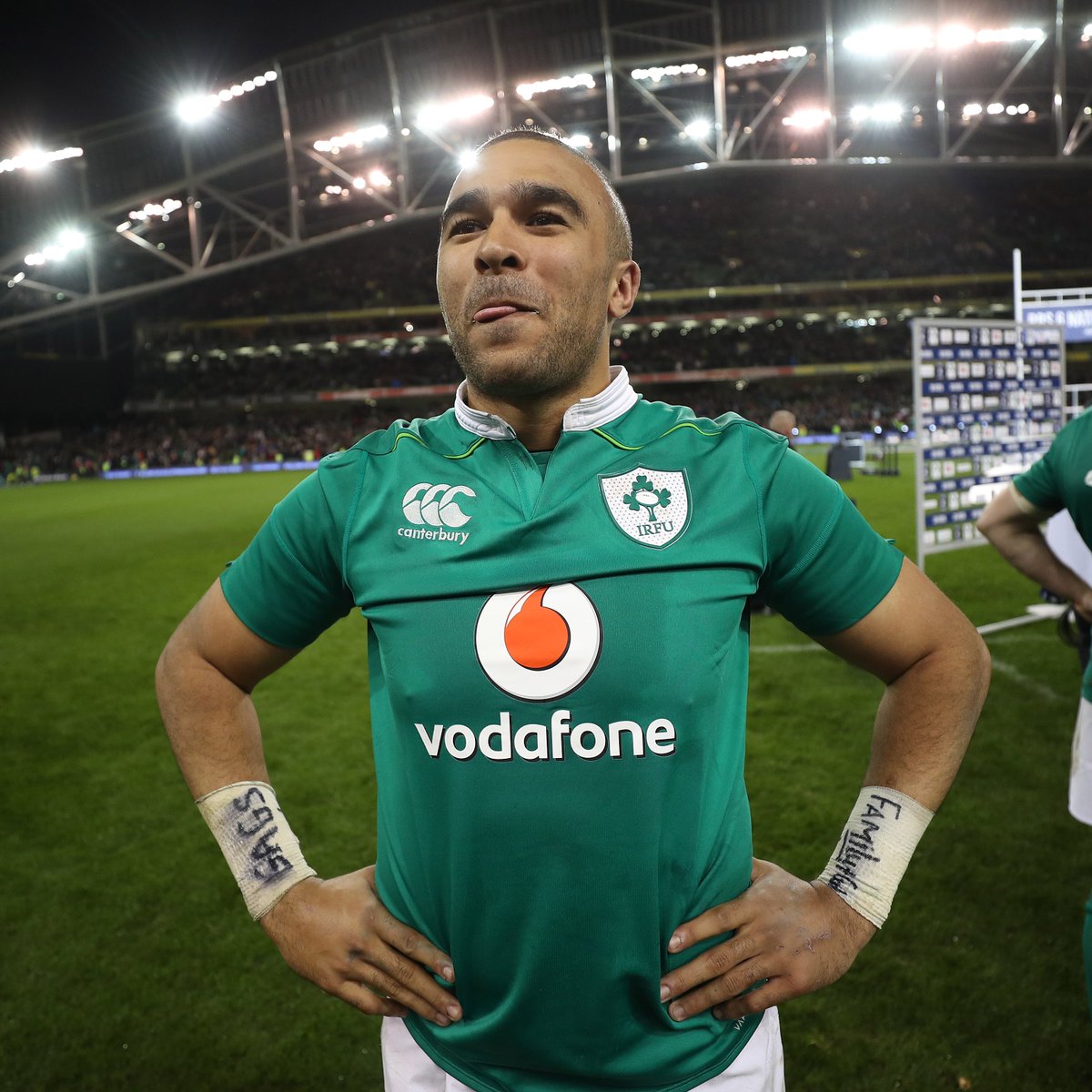 IrishRugby's tweet photo. 😋 @SimonZebo ⚡️

Welcome back, Zeebs! 🟢

#TeamOfUs | #ShoulderToShoulder | #IrishRugby https://t.co/s1Kmxc5X00