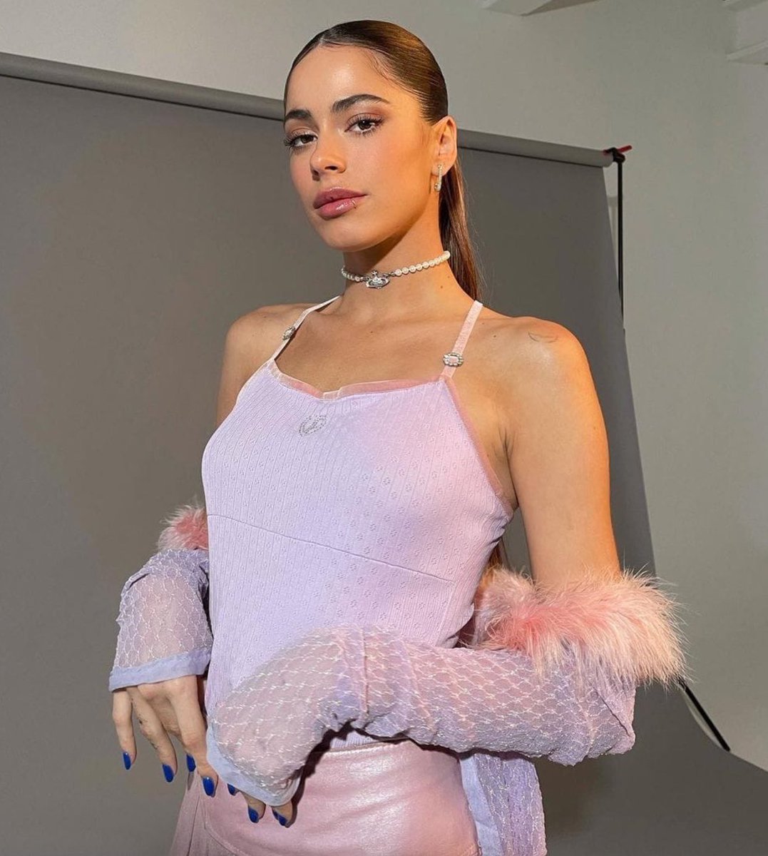 🚨TINI EMERGENCY 🚨

<a href="/TiniStoessel/">tini</a> has supposedly been recording a music video for her next single with L-Gante. She teased being on a set in her Instagram Stories over the last days. 

📎 pronto.com.ar/espectaculos/2…