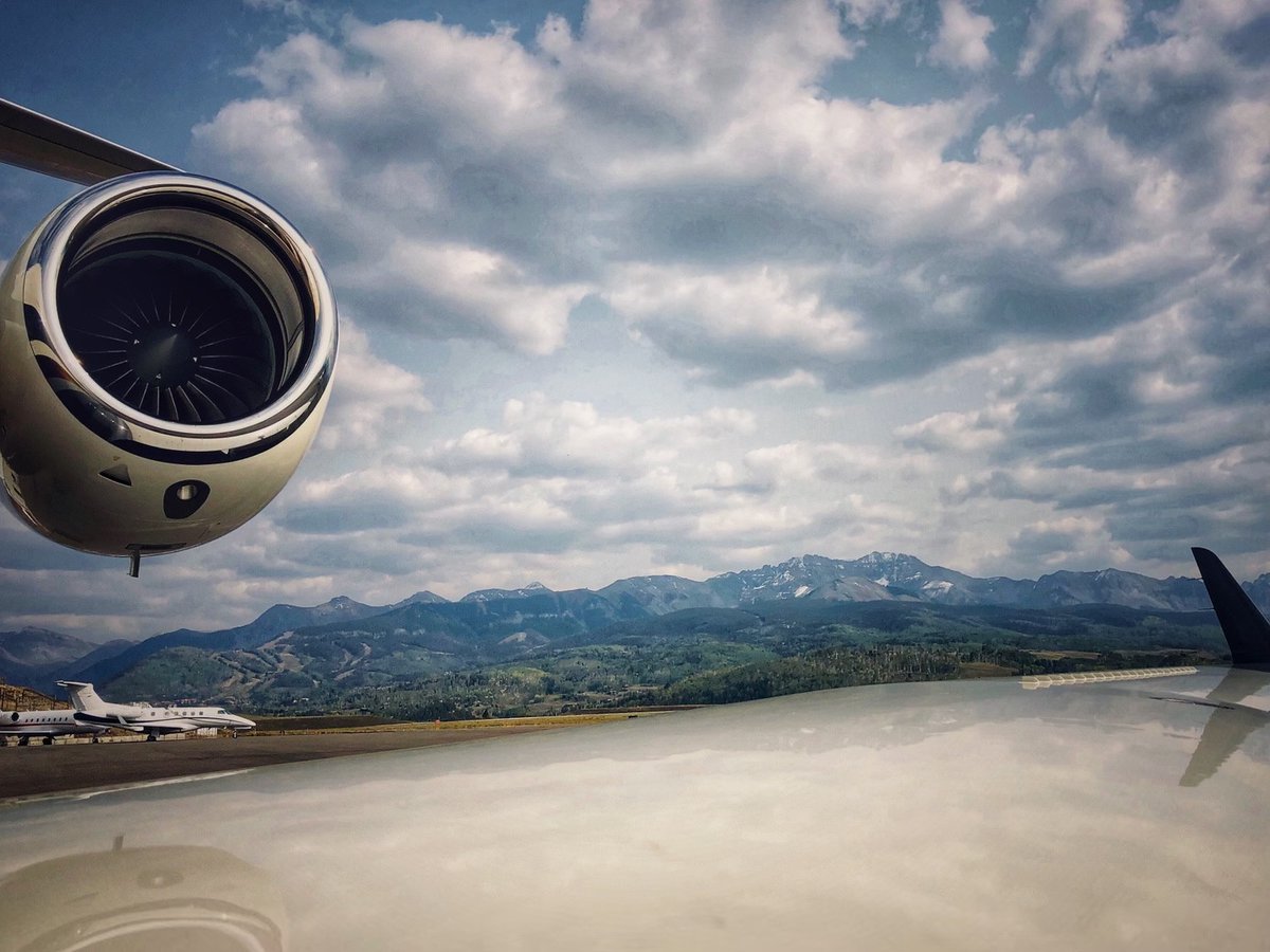 Flexjet's tweet image. Can you guess which town lies at the heart of these mountains this #WingViewWednesday? 

Hint: This former mining town features the Sheridan Opera House and hosts a ski resort that was named the #1 Ski Resort in North America in 2014 ⛷.

📸 by #Flexjet #Legacy450 Pilot Kim Stolt
