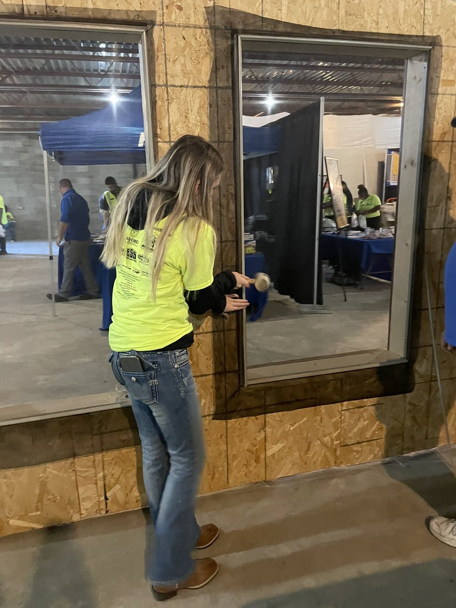 JCAC_Counseling's tweet photo. 39 JCAC students and 11 staff members had a blast at @BuildMyFutureMO today! We will definitely be back next year! https://t.co/Zf7uHRe2kM