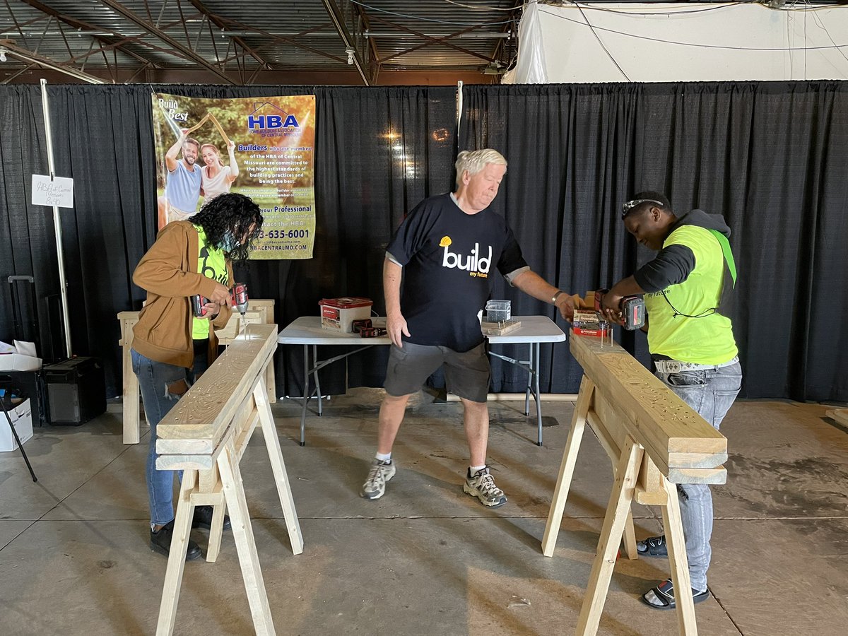JCAC_Counseling's tweet photo. 39 JCAC students and 11 staff members had a blast at @BuildMyFutureMO today! We will definitely be back next year! https://t.co/Zf7uHRe2kM