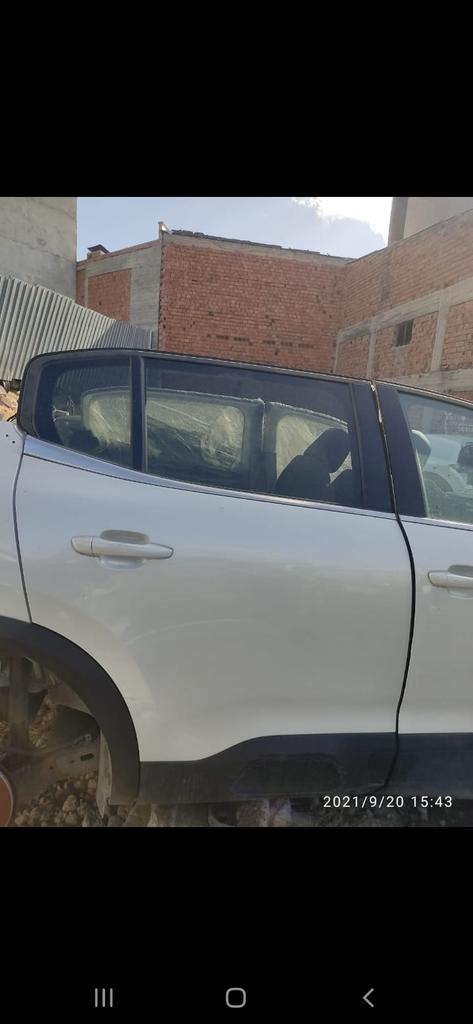 07_nexus's tweet photo. @CitroenTurkiye Tavanı boya atıyor diye yedek tavan aramaya başladı millet. Çıkmacıdan tavan arıyoruz.

Ama şansımdan benden önce bir başka mağdur satın almış tavanı. Şansa bak... 
Ne hallere düşürdün bizi Citroen.. https://t.co/j6BDlKZqUF